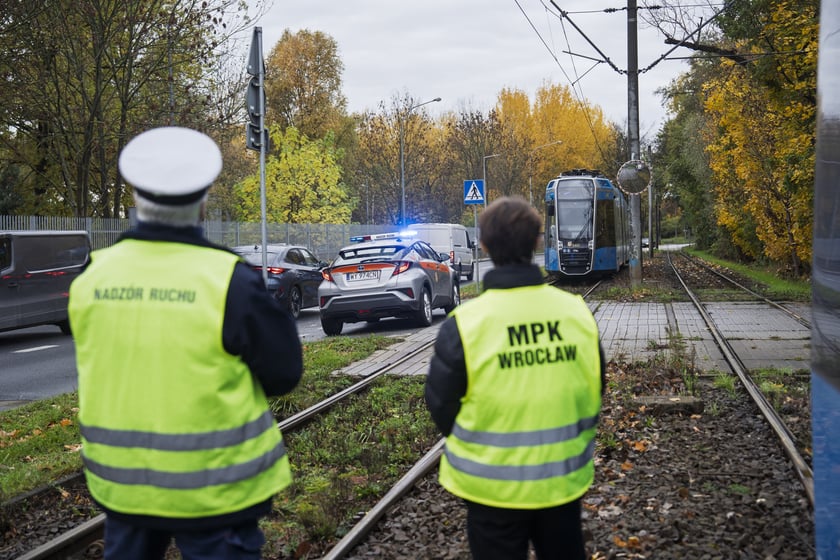 Powiększ obraz: Awaria trakcji tramwajowej na ul. Kwidzyńskiej.