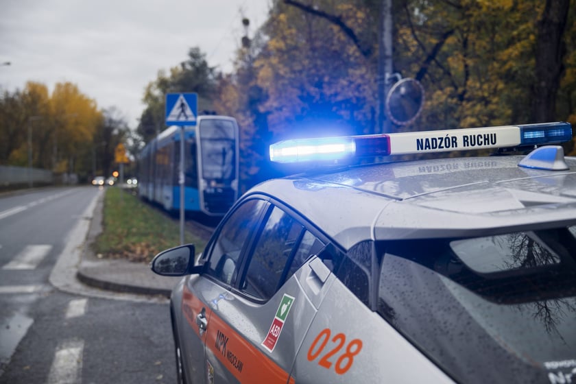 Powiększ obraz: Awaria trakcji tramwajowej na ul. Kwidzyńskiej.