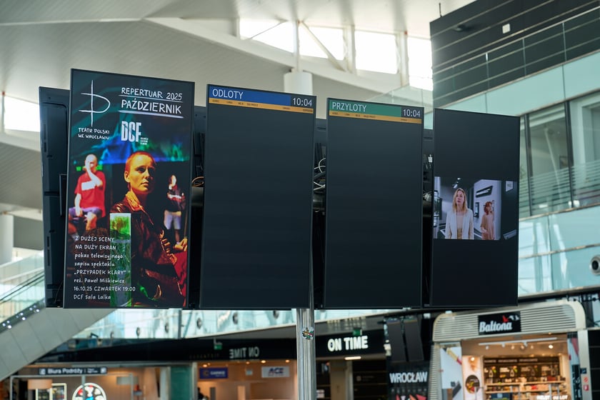 Wrocławskie lotnisko zamknięte do 4 grudnia 2025. Pusty terminal. Wrocław, 26.10.2025