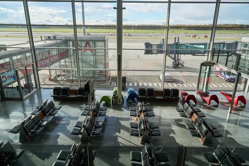 Wrocławskie lotnisko zamknięte do 4 grudnia 2025. Pusty terminal. Wrocław, 26.10.2025