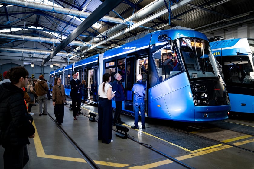 Prezentacja pierwszej zmodernizowanej Skody 19T na zajezdni Borek