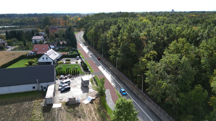 Powiększ obraz: Wizualizacja odcinka drogi prowadzącej do nowego most nad Strzegomką w Wawrzeńczycach.