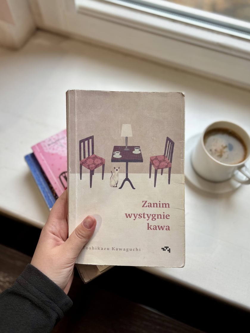 Książki z cyklu "Zanim wystygnie kawa"