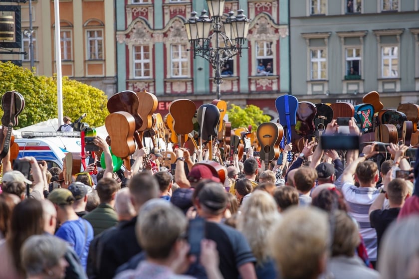 Gitarowy Rekord Świata we Wrocławiu pobity.