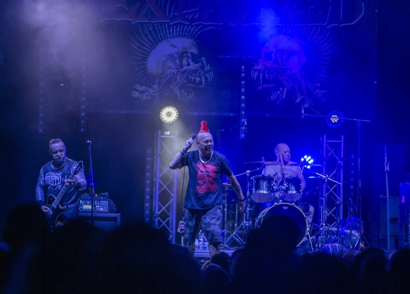 W Zajezdni przy ul. Grabiszyńskiej zagrały prawdziwe legendy punk rocka: LENIWIEC, KSU, DEZERTER. Gwiazdą wieczoru był THE EXPLOITED.