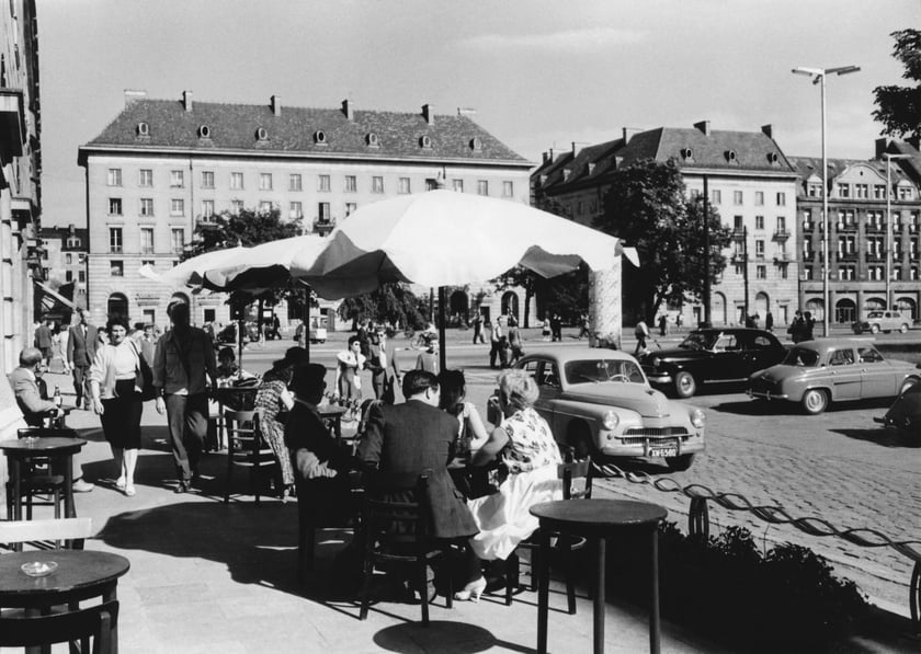 Wrocław, Kawiarnia przy pl. Kościuszki