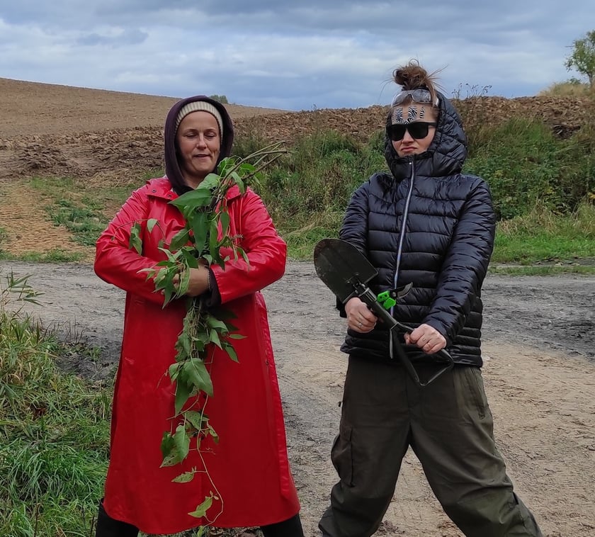Munka Bączyk (w czerwieni) i Anna Zajdel z Badylologii
