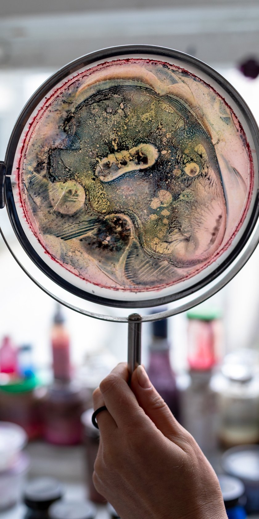 Zdjęcia promujące wystawę Artifictions