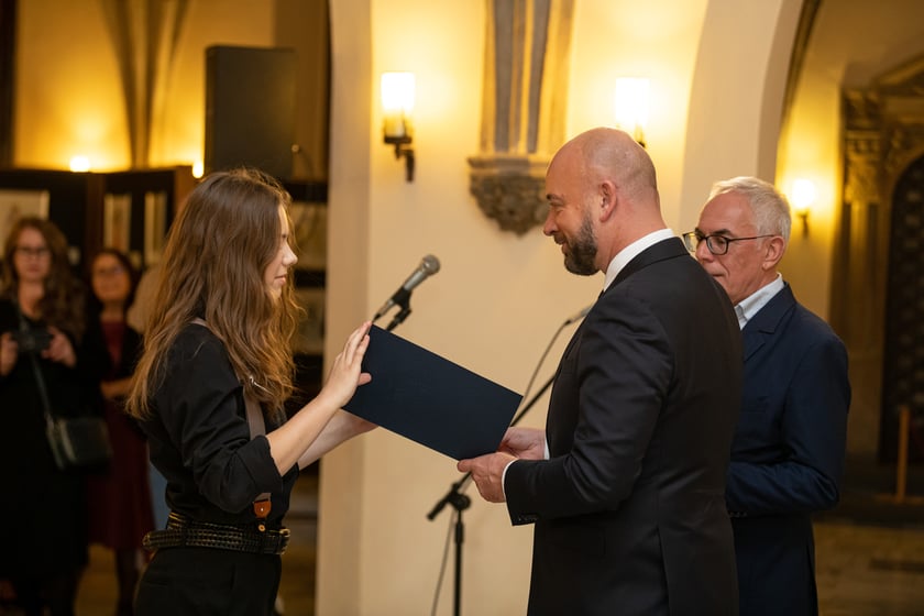 Uroczystość przyznania stypendiów artystycznych dla młodzieży, Sala Wielka Ratusza we Wrocławiu, 12.10.2022.