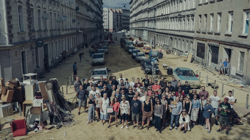 kadry z serialu ?Wielka woda? Netflixa