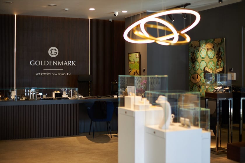 Wystawa Mon Moi w nowym salonie Goldenmark w budynku Legnicka Business House