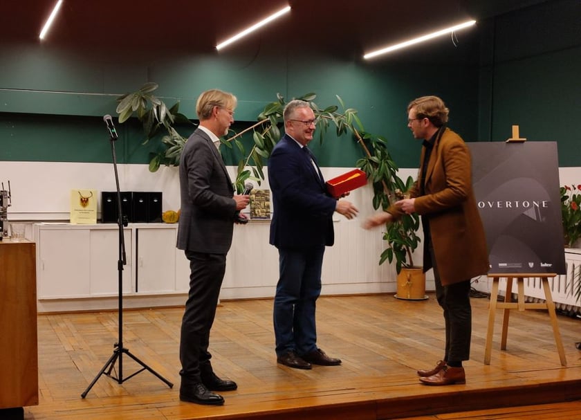 (od lewej) Eugene Henri Houx  ? prezes OKRE Development, Paweł Wróblewski ? prezes Dolnośląskiej Izby Lekarskiej i Bouke Groen ? twórca OVERTONE