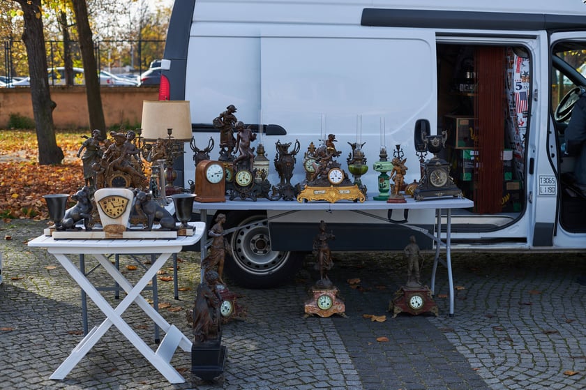 Giełda staroci we Wrocławiu, koło Hali Stulecia