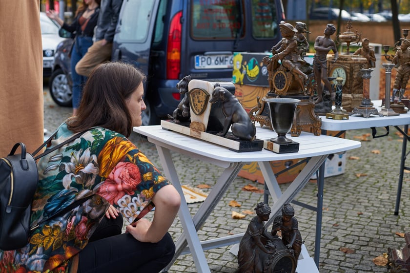 Giełda staroci we Wrocławiu, koło Hali Stulecia