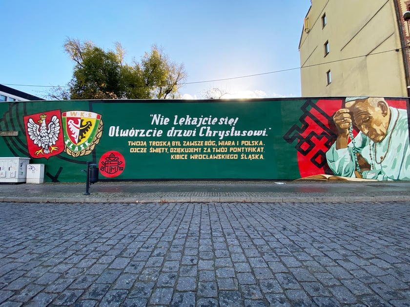 Mural z Janem Pawłem II na Ostrowie Tumskim