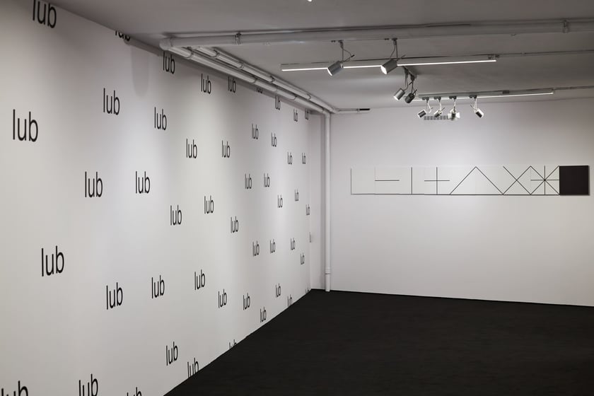 Stanisław Dróżdż ? ?lub?, 1998 (z lewej) i ?Sytuacja semiotyczna?, 2006 (po prawej)