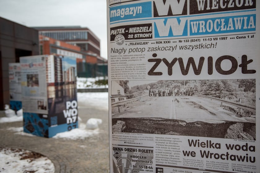 wystawa z okazji 25-lecia powodzi tysiąclecia we Wrocławiu