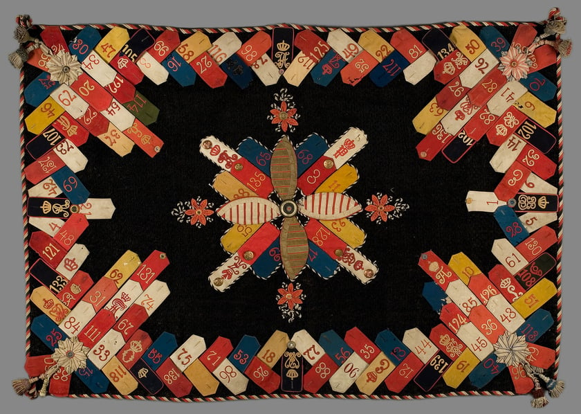 Autor nieznany, tkanina XIX w., szycie ręczne, tkanina wełniana (epolety mundurowe), pł&oacute;tno, metalowe guziki