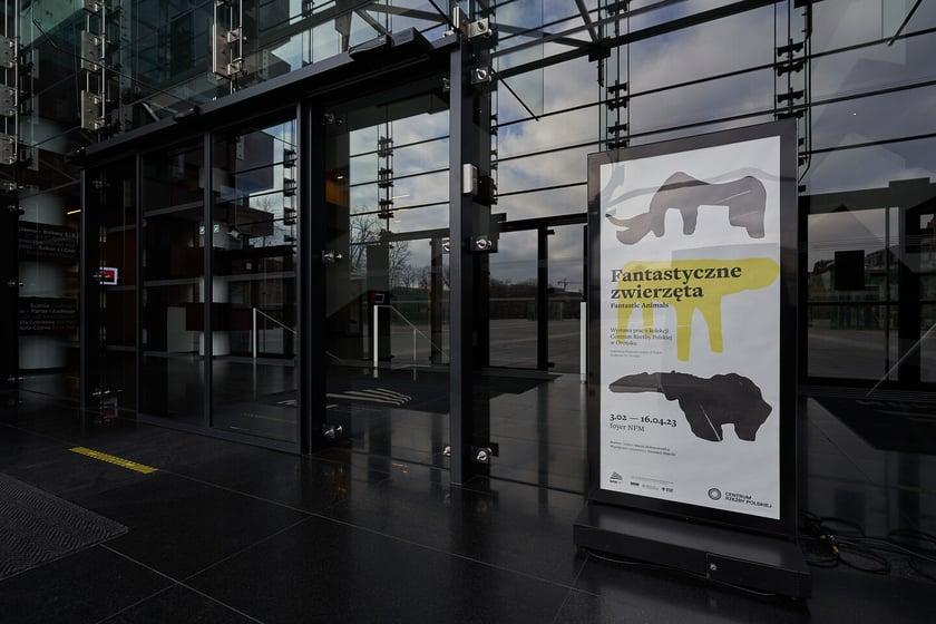 Plakat wystawy &bdquo;Fantastyczne zwierzęta&rdquo; w Narodowym Forum Muzyki