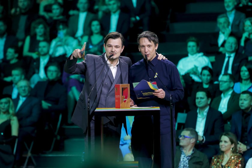 Gala Bestsellery Empiku 2022 w Warszawie. Łukasz Grzegorzek, Dawid Ogrodnik