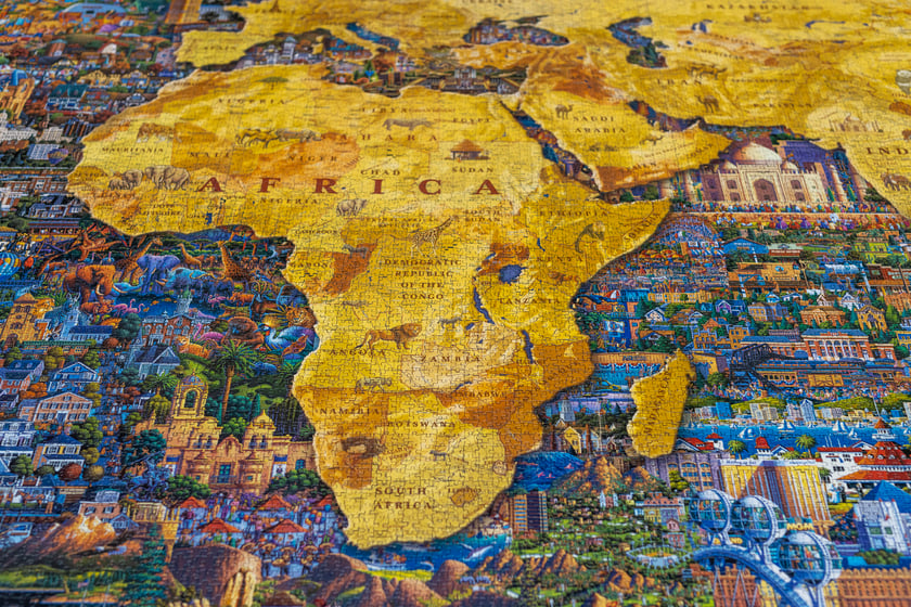 Na zdjęciu największe puzzle świata i ułożona z nich mapa świata w Muzeum Narodowym
