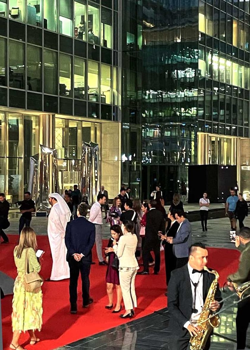 Instalacja Oskara Zięty w Dubaju