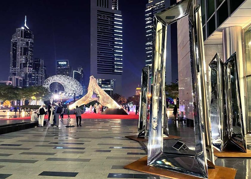 Instalacja Oskara Zięty w Dubaju