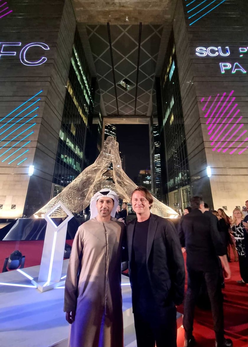 Instalacja Oskara Zięty w Dubaju