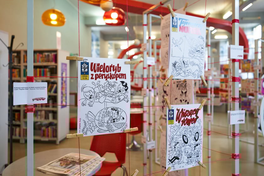Zdjęcie z wystawy "Nieustraszony Łowca" w Mediatece (jedno z wydarzeń festiwalu Złote Kurczaki 10)