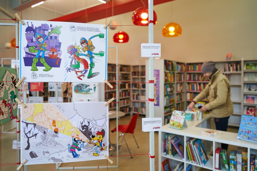 Zdjęcie z wystawy "Nieustraszony Łowca" w Mediatece (jedno z wydarzeń festiwalu Złote Kurczaki 10)