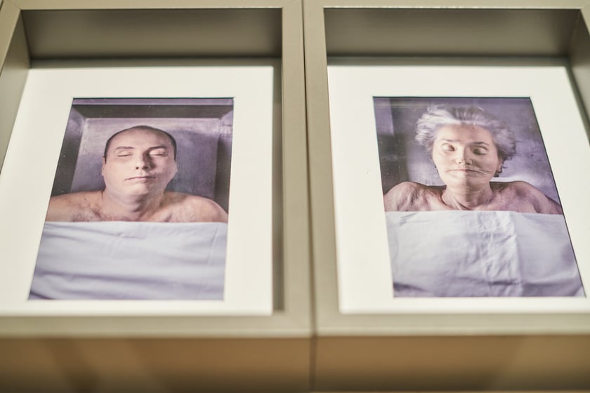 Na zdjęciu prace na wystawie &bdquo;Twarzą w twarz&rdquo; w Pawilonie Czterech Kopuł