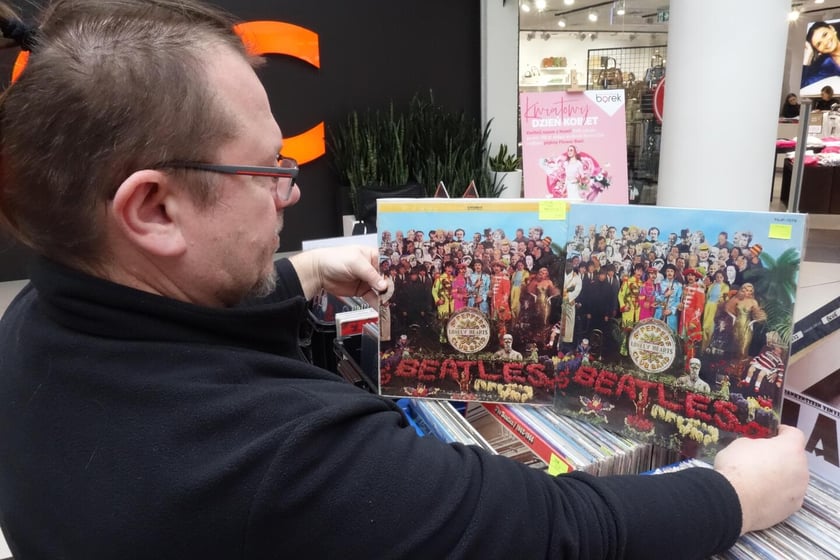 Na zdjęciu winyle na giełdzie w Centrum Handlowym Borek