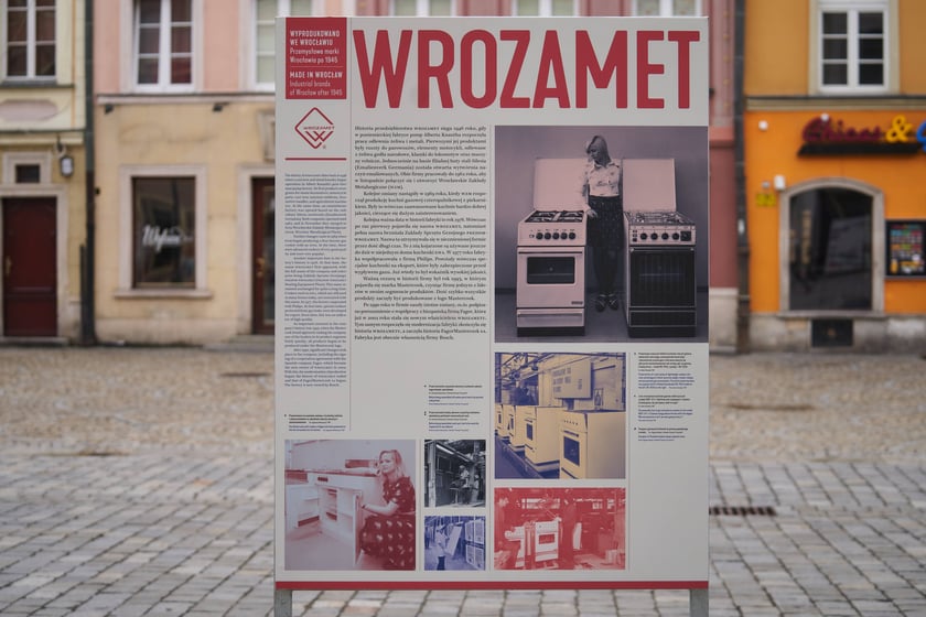 Na zdjęciu plansze z wystawy ,,Wyprodukowano we Wrocławiu. Przemysłowe marki Wrocławia po 1945 roku