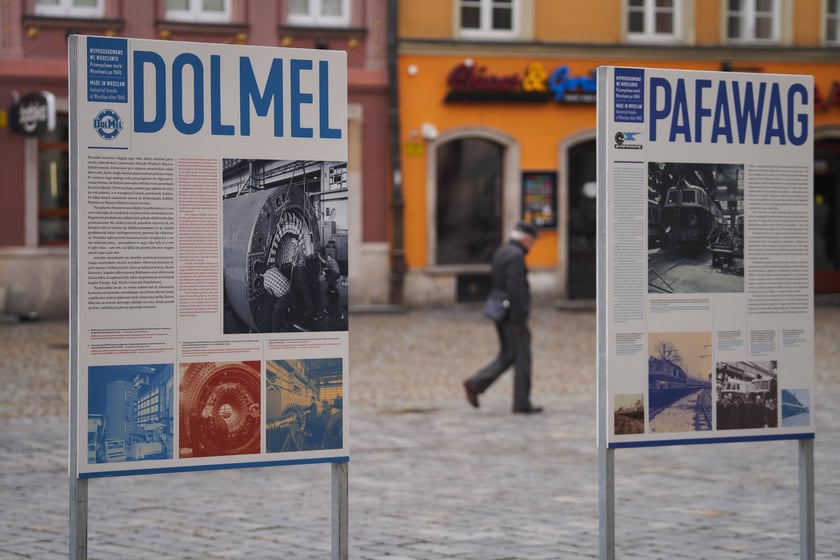 Na zdjęciu plansze z wystawy ,,Wyprodukowano we Wrocławiu. Przemysłowe marki Wrocławia po 1945 roku