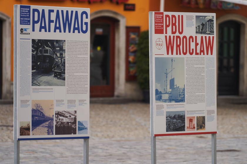 Na zdjęciu plansze z wystawy ,,Wyprodukowano we Wrocławiu. Przemysłowe marki Wrocławia po 1945 roku