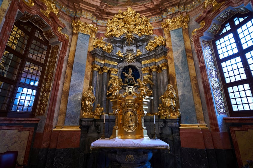 Ołtarz w kaplicy Hochberga