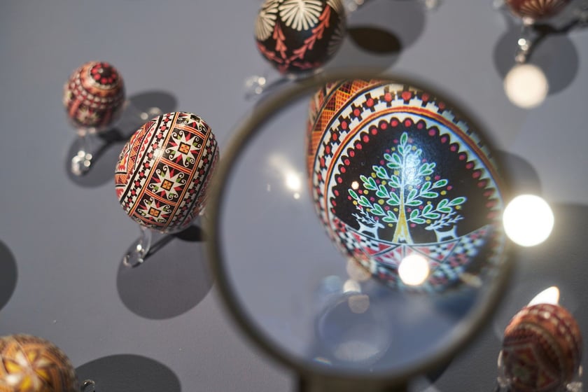 Na zdjęciu pisanki na wystawie w Muzeum Etnograficznym, Oddziale Muzeum Narodowego&nbsp;