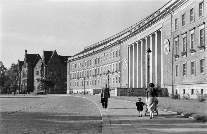 Urząd Wojewódzki i Muzeum Śląskie (obecnie Muzeum Narodowe), 1953