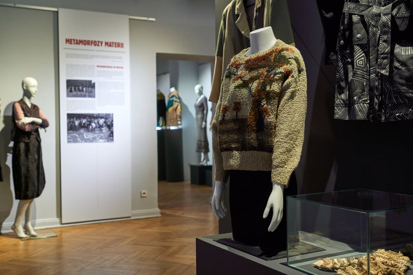 Wystawa poświęcona modzie stanu wojennego i dekadzie lat 80. w Muzeum Narodowym we Wrocławiu