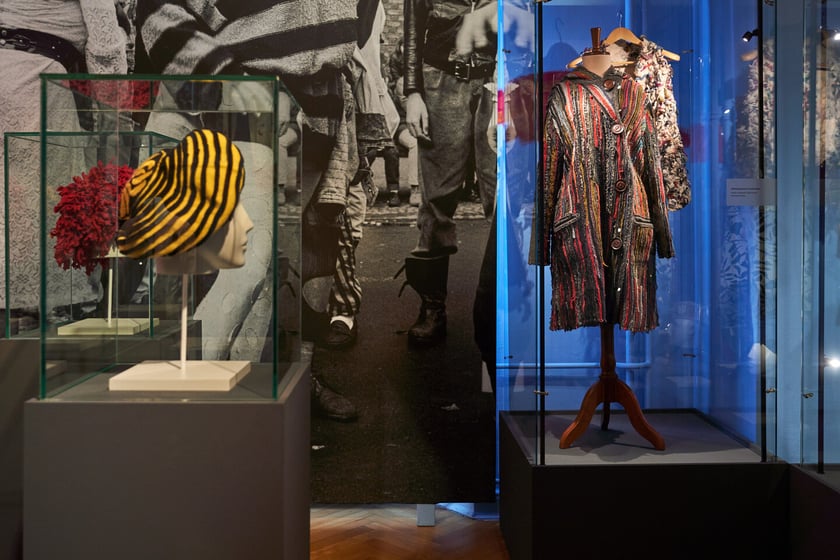 Wystawa poświęcona modzie stanu wojennego i dekadzie lat 80. w Muzeum Narodowym we Wrocławiu