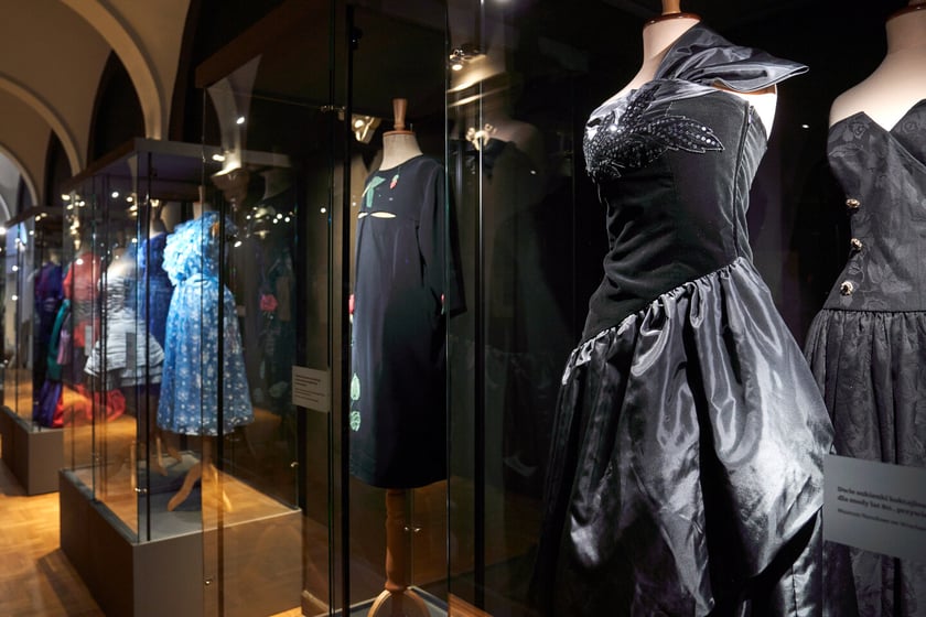 Wystawa poświęcona modzie stanu wojennego i dekadzie lat 80. w Muzeum Narodowym we Wrocławiu