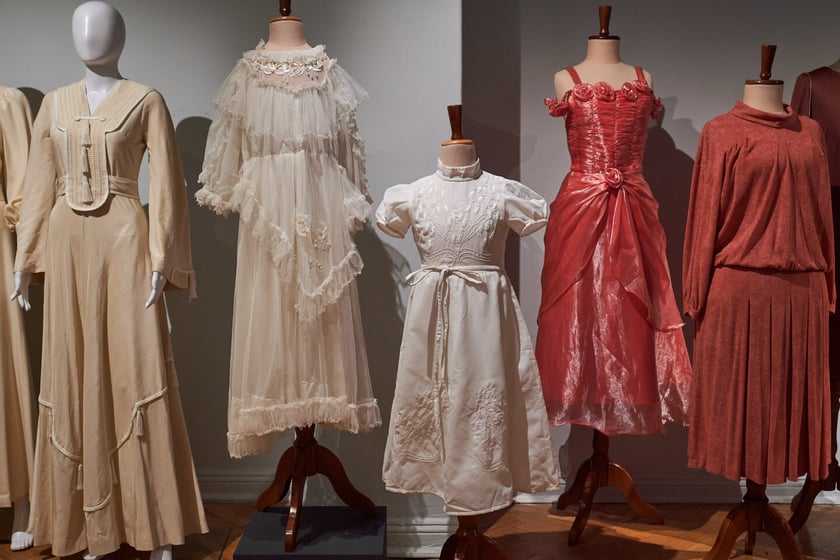 Wystawa poświęcona modzie stanu wojennego i dekadzie lat 80. w Muzeum Narodowym we Wrocławiu