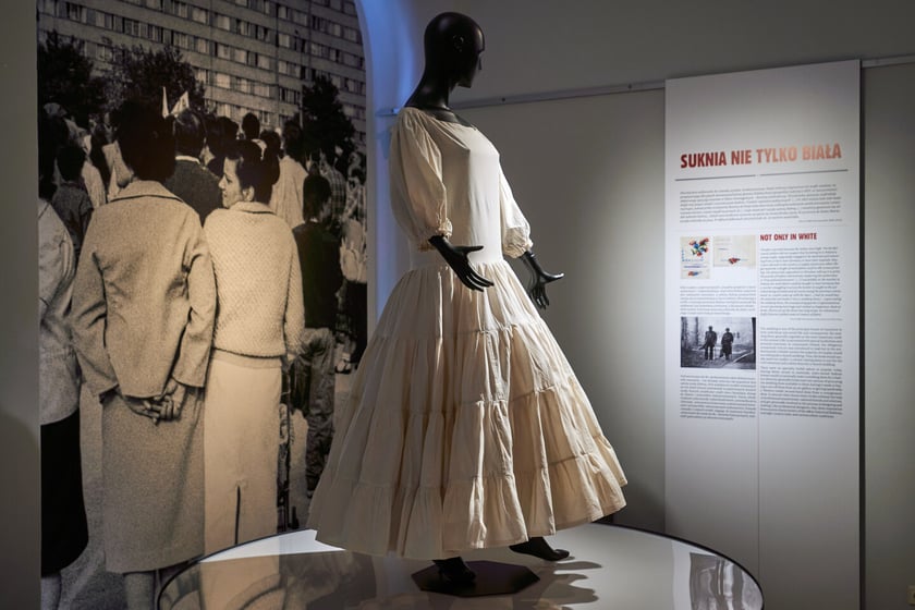 Wystawa poświęcona modzie stanu wojennego i dekadzie lat 80. w Muzeum Narodowym we Wrocławiu