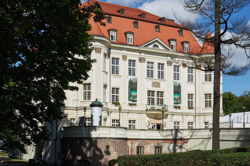 Pałac i park w Leśnicy