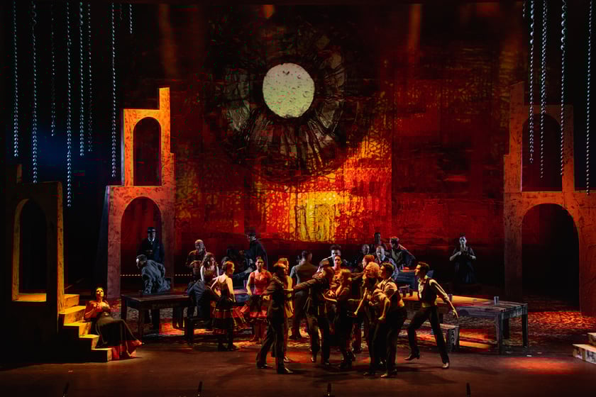 Opera Wrocławska, scena z opery &bdquo;Carmen&rdquo;