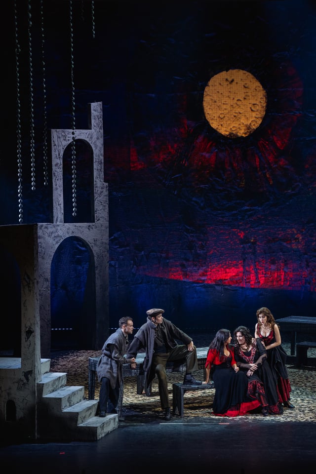 Opera Wrocławska, scena z opery &bdquo;Carmen&rdquo;