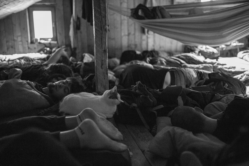 Fotoreportaż z górskiej chaty, w której spotykają się wędrowcy // 2. miejsce w kategorii Documentary Project Grand Press Photo 2023