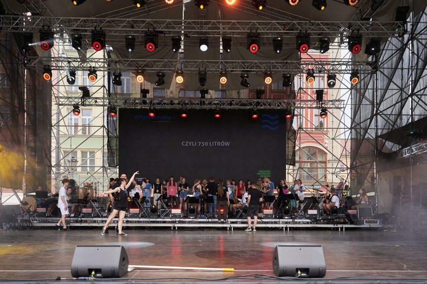 Scena i próby do spektaklu w Rynku