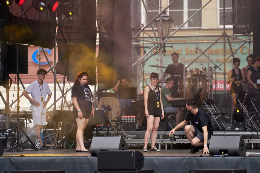 Scena i próby do spektaklu w Rynku