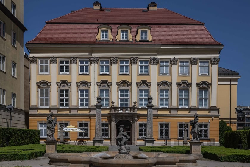 Skarby Wrocławia &ndash; Pałac Kr&oacute;lewski, w kt&oacute;rym zobaczymy najcenniejsze eksponaty związane z historią Wrocławia.